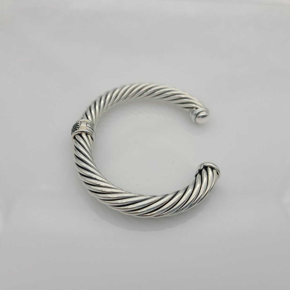 David Yurman 7mm Cable Classic Bracelet with Black Diamond Center Station - Picture 3 of 6